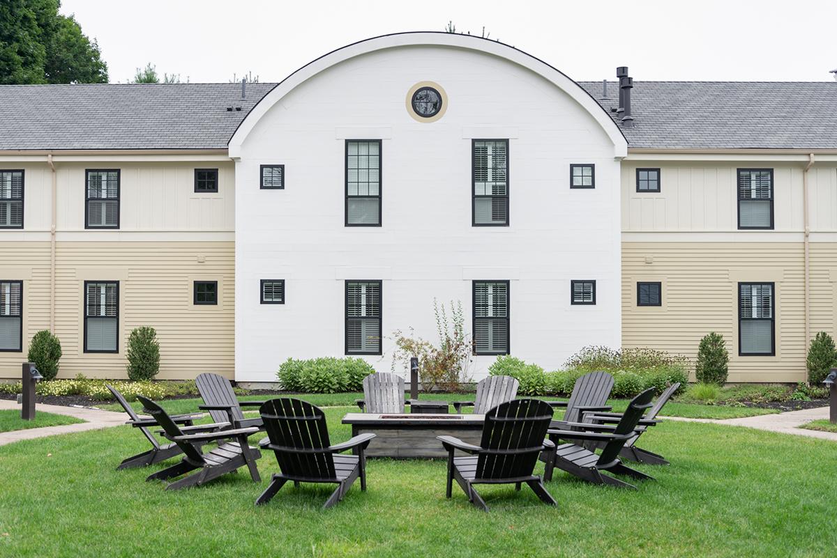 Courtyard fire pit
