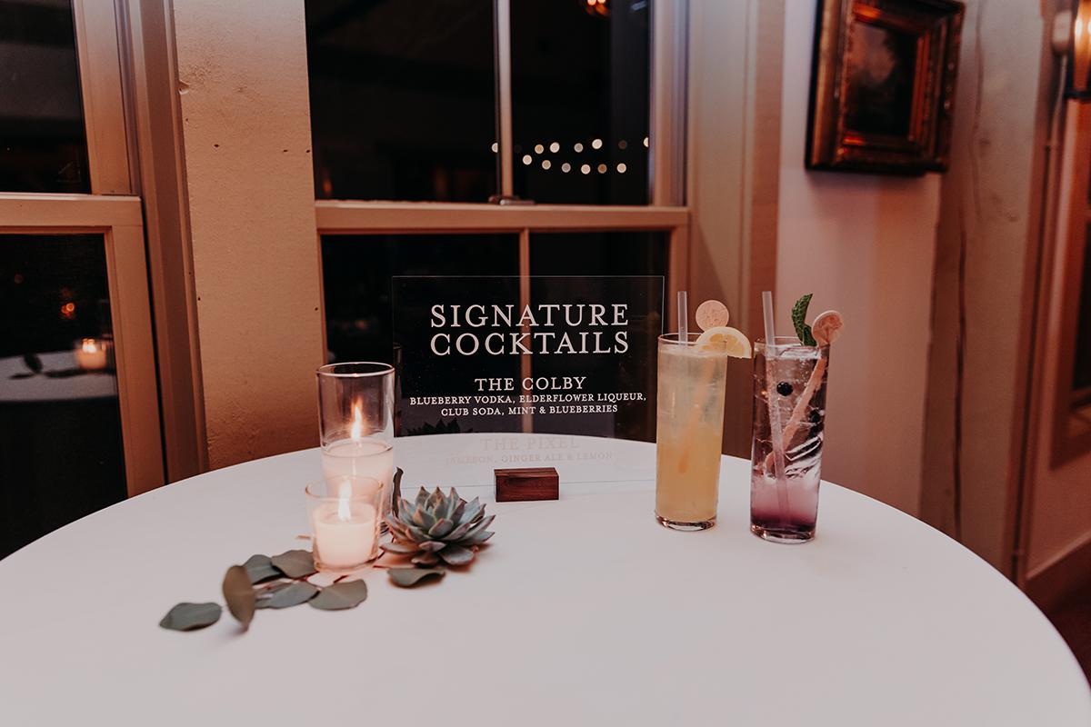 Signature cocktails sign