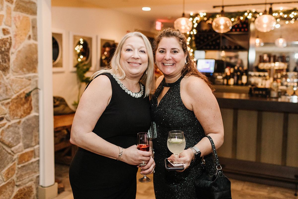 guests at cocktail hour