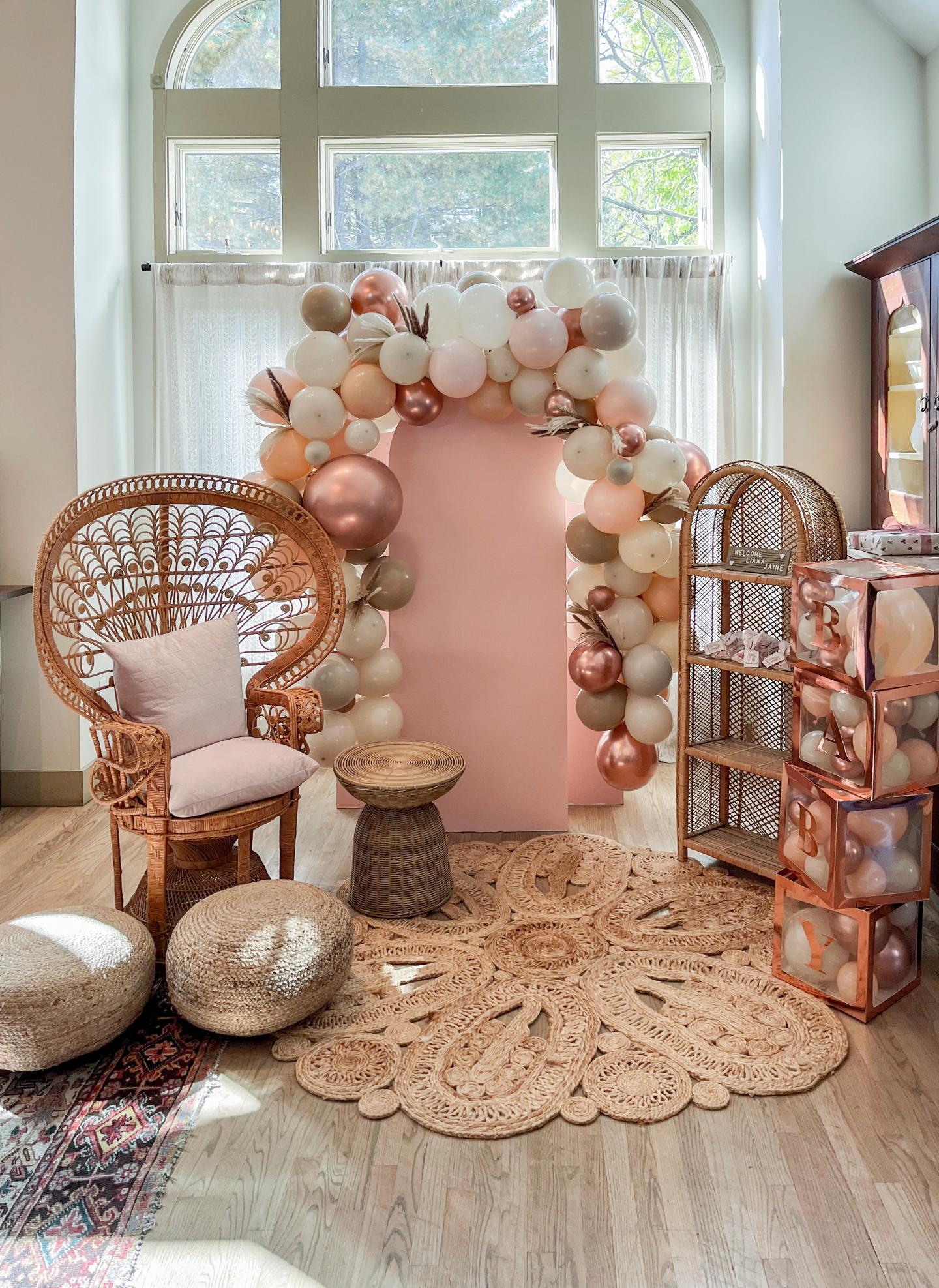 shower chair and decor